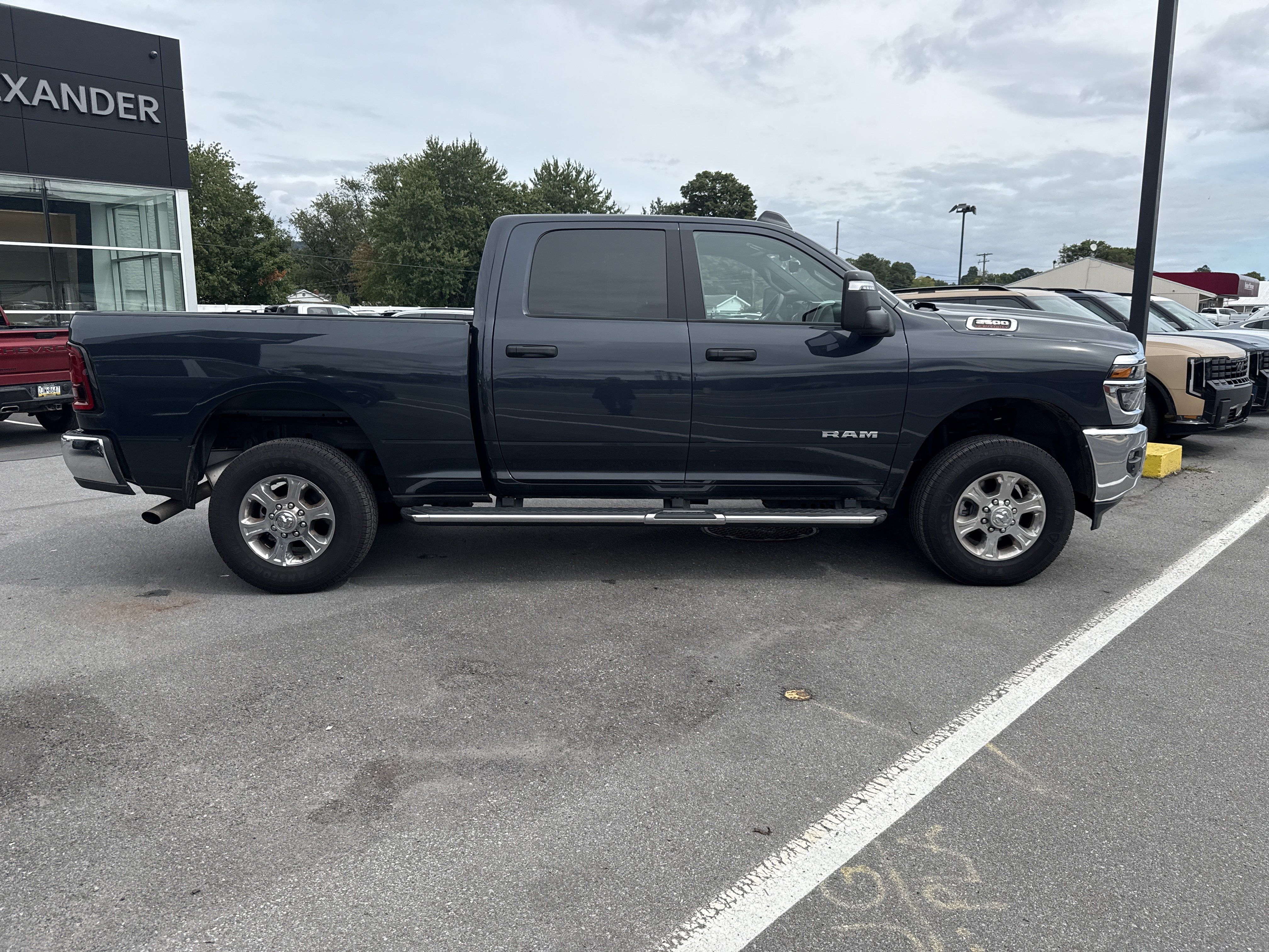 Used 2026 RAM 2500 Big Horn AWD/4WD image 2