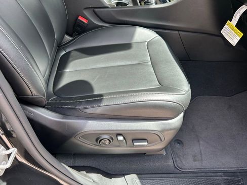 Used 2024 Jeep Grand Cherokee Limited w/ Black Appearance Package image 41