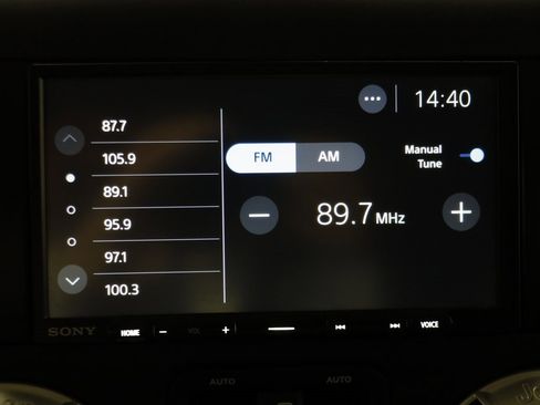 Used 2017 Jeep Wrangler Unlimited Sahara w/ Connectivity Group image 9