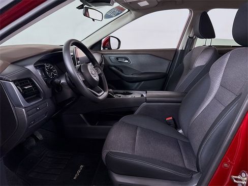 Certified 2021 Nissan Rogue SV image 6
