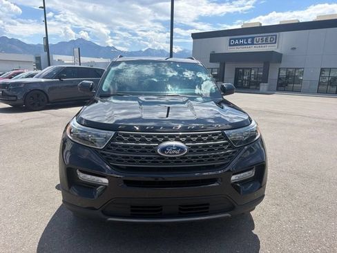 Used 2024 Ford Explorer XLT w/ Equipment Group 202A AWD/4WD image 2
