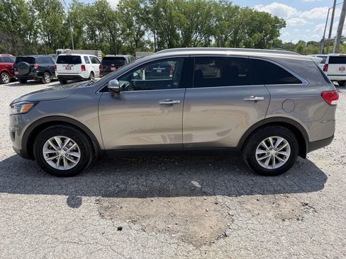 Used 2017 Kia Sorento FWD w/ LX Convenience Package image 6