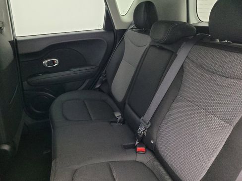 Used 2018 Kia Soul + image 18
