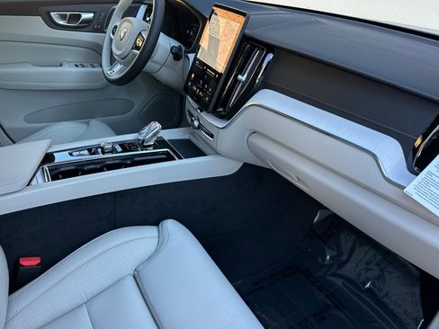 New 2026 Volvo XC60 B5 Ultra w/ Climate Package image 13