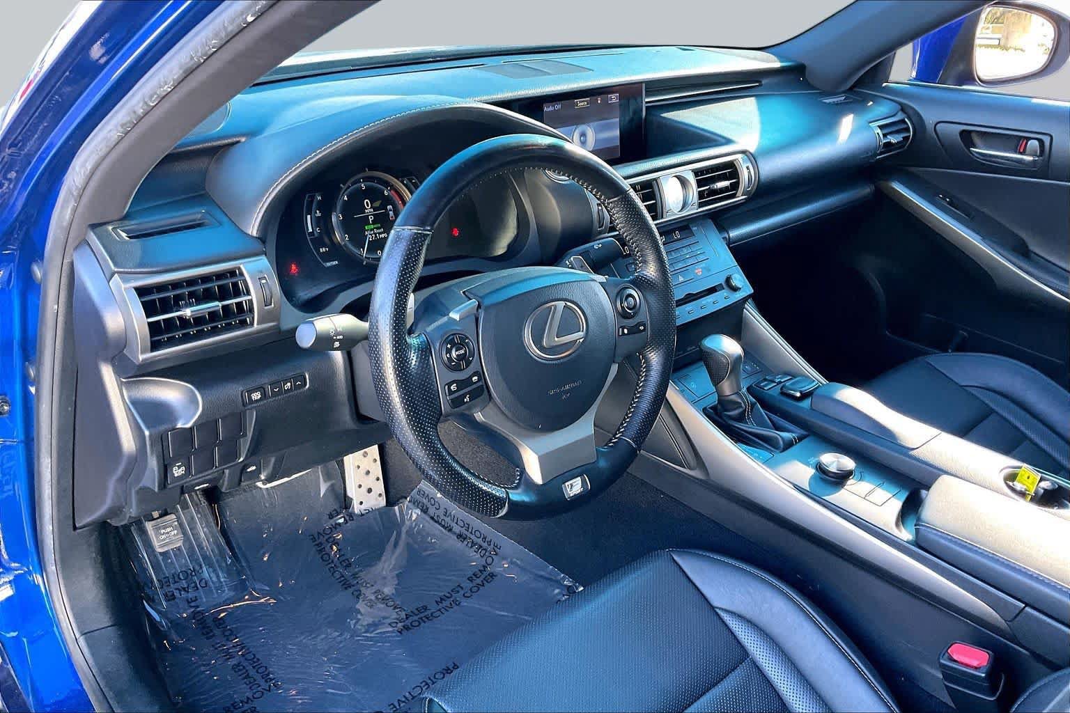 Used 2016 Lexus IS 200t RWD image 17