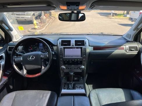 Used 2017 Lexus GX 460 AWD/4WD image 16
