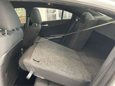 Used 2019 Dodge Charger SXT image 14