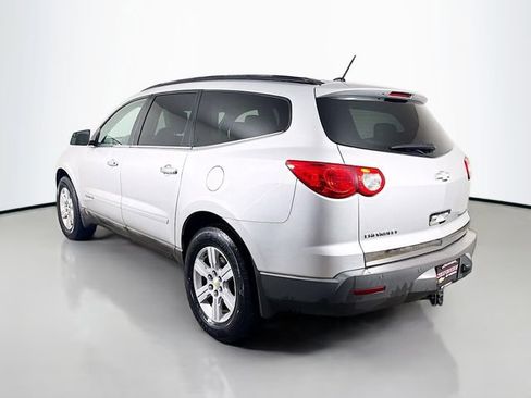 Used 2009 Chevrolet Traverse LT FWD image 8