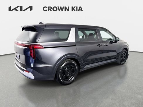 Used 2025 Kia Carnival FWD image 5