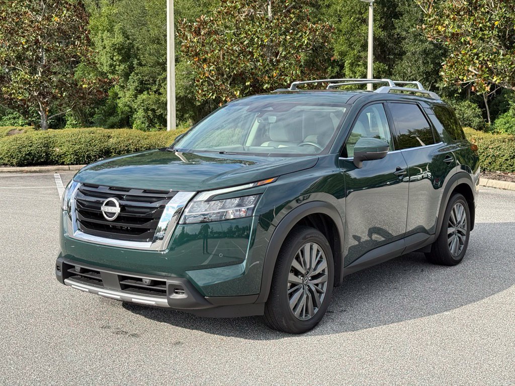 Used 2024 Nissan Pathfinder SL w/ SL Premium Package FWD image 1