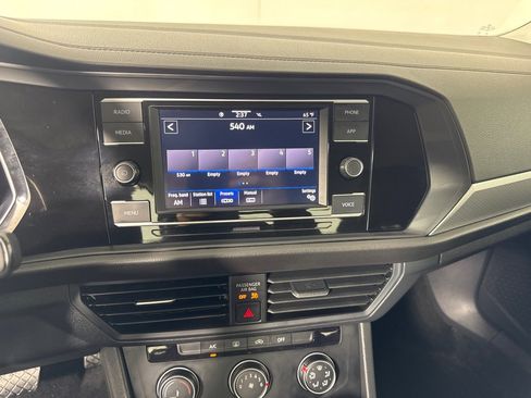 Used 2024 Volkswagen Jetta S image 18