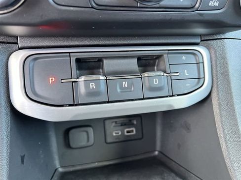 Used 2023 GMC Acadia SLE w/ Driver Convenience Package image 50