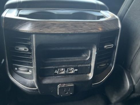 Used 2019 RAM 1500 Laramie image 24