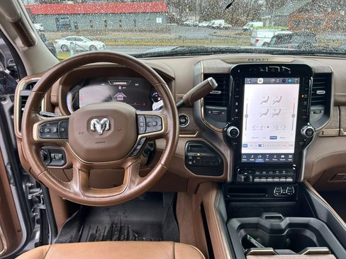 Used 2023 RAM 3500 Limited image 17