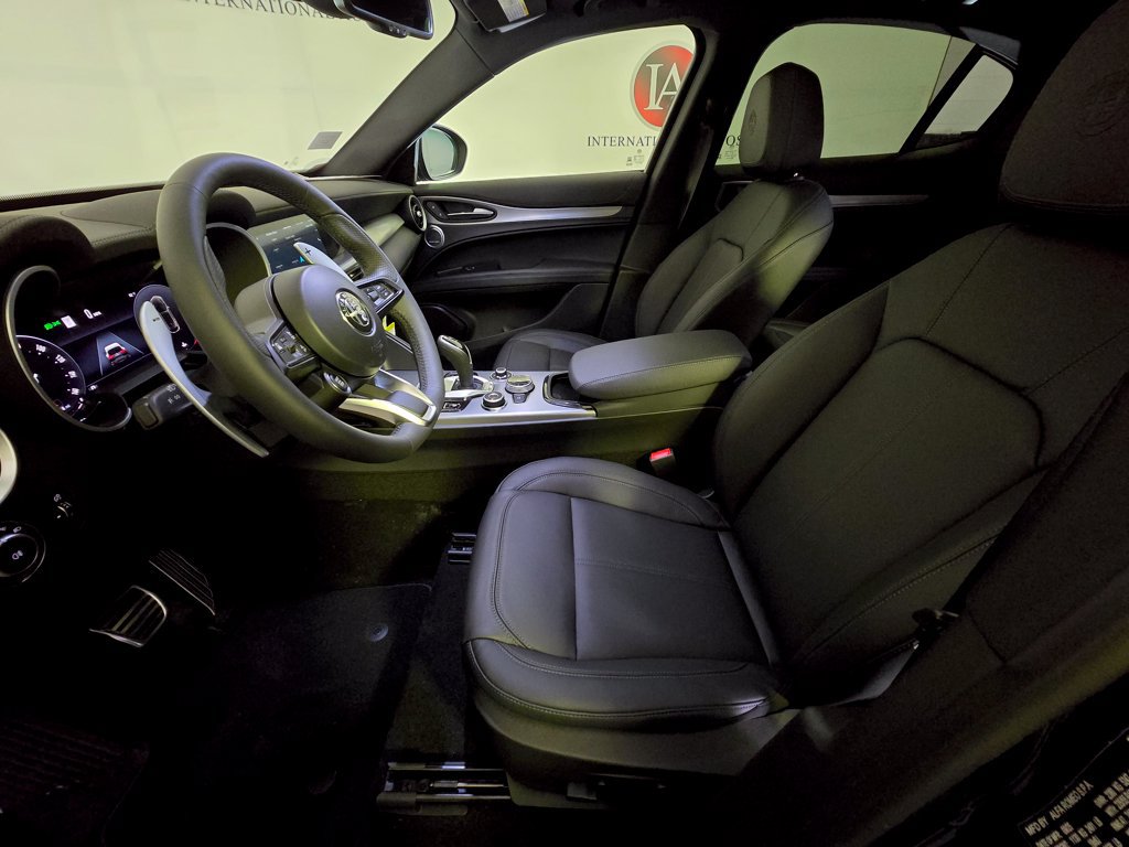 New 2025 Alfa Romeo Stelvio Sprint AWD/4WD image 9