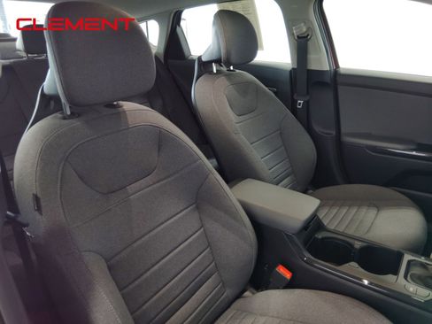 Used 2025 Kia K4 EX image 48