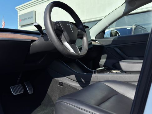 Used 2019 Tesla Model 3 Mid Range image 14