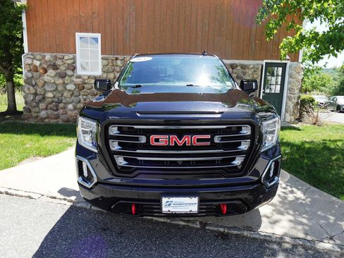 Used 2022 GMC Sierra 1500 AT4 w/ AT4 Premium Package AWD/4WD image 2