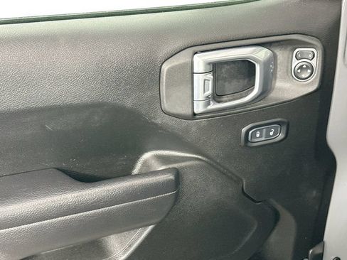 Used 2023 Jeep Wrangler Unlimited w/ Sun & Screen Package AWD/4WD image 25