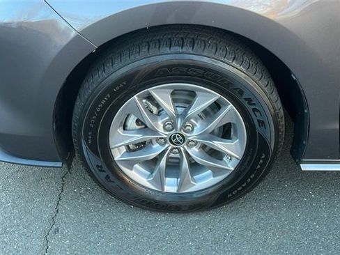 Certified 2022 Toyota Sienna LE image 6