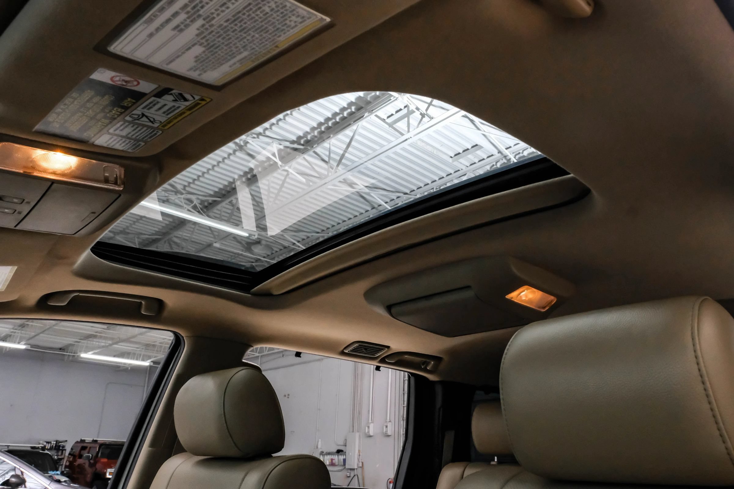 Used 2017 Toyota Sequoia Platinum AWD/4WD image 4