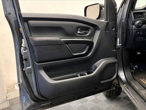 Used 2023 Nissan Titan PRO-4X image 24