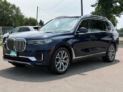 Used 2022 BMW X7 xDrive40i w/ Premium Package AWD/4WD image 4