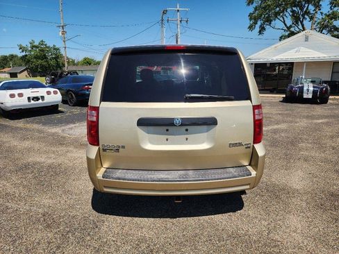 Used 2010 Dodge Grand Caravan SE FWD image 6