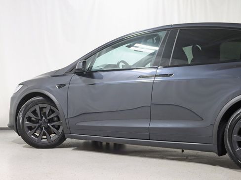 Used 2024 Tesla Model X image 12