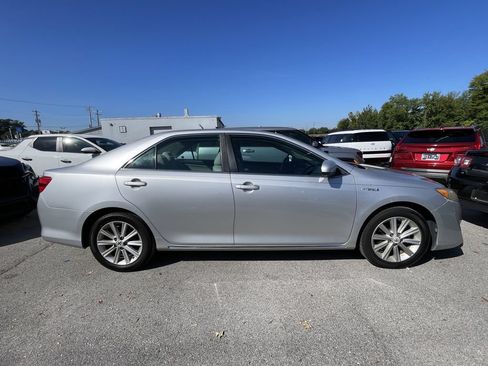 Used 2012 Toyota Camry XLE w/ Leather Pkg FWD image 6