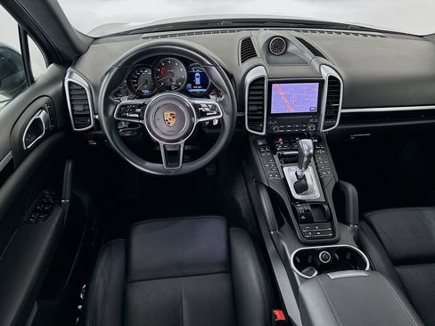 Used 2017 Porsche Cayenne image 23