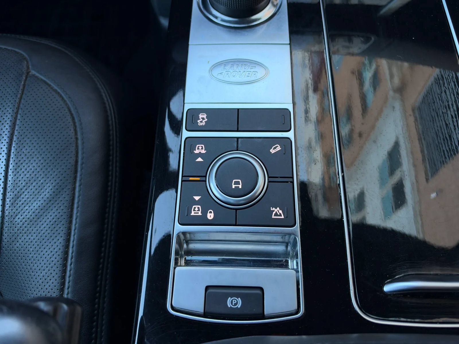 Used 2018 Land Rover Range Rover HSE AWD/4WD image 21