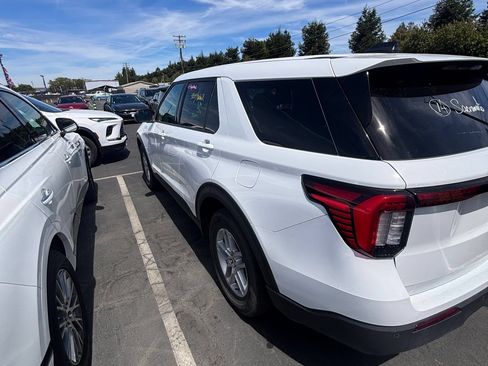 Used 2026 Ford Explorer Active AWD/4WD image 5