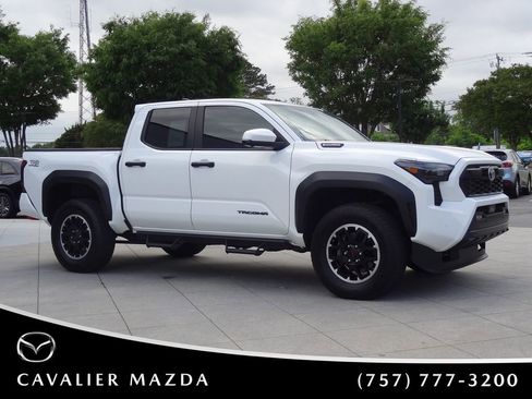 Used 2024 Toyota Tacoma TRD Off-Road w/ TRD Off Road Premium Package AWD/4WD image 2