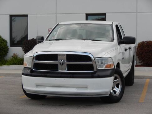 Used 2009 Dodge Ram 1500 Truck ST image 3