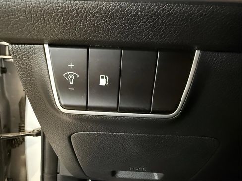 Used 2018 Kia Stinger GT image 17