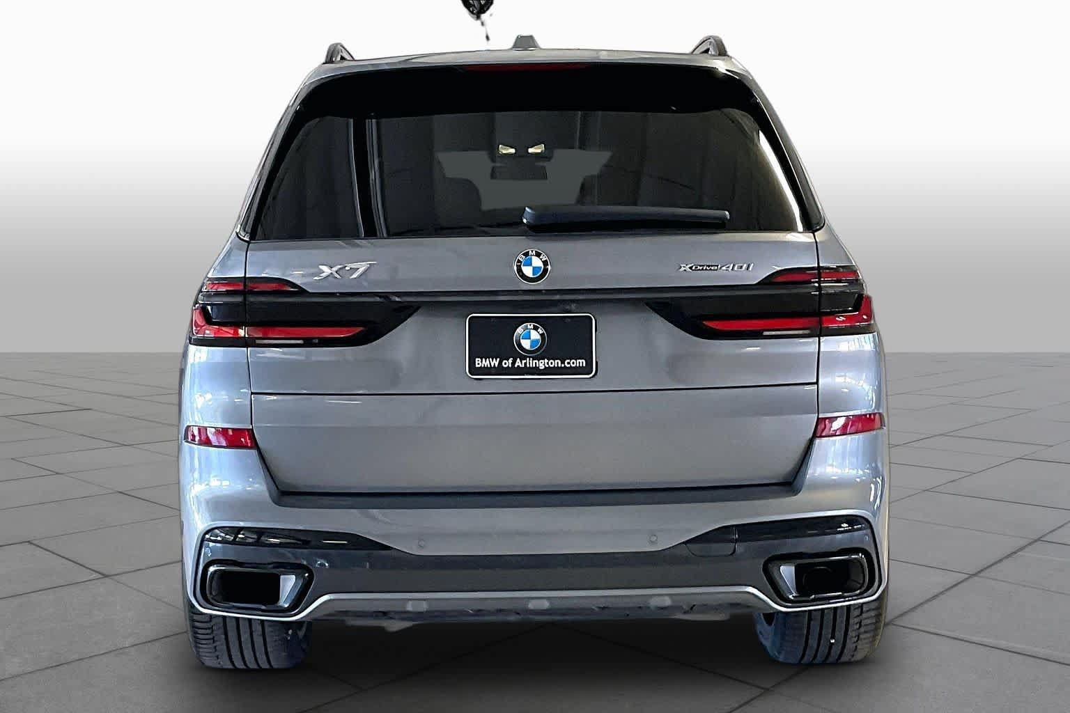 Used 2024 BMW X7 xDrive40i w/ M Sport Package AWD/4WD image 4
