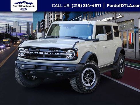 New 2025 Ford Bronco Outer Banks w/ Sasquatch Package image 1