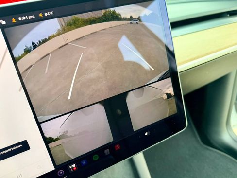 Used 2022 Tesla Model Y Performance AWD/4WD image 45