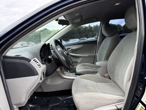 Used 2013 Toyota Corolla LE FWD image 14