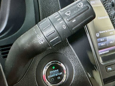 Used 2016 Ford Explorer XLT w/ Equipment Group 202A FWD image 13