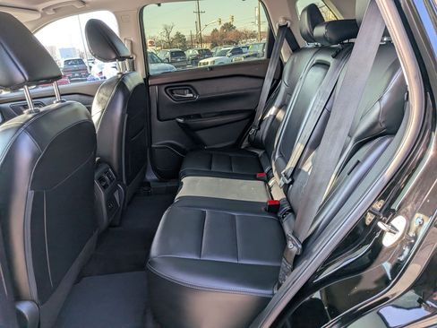 Used 2023 Nissan Rogue SV w/ SV Premium B Package image 31