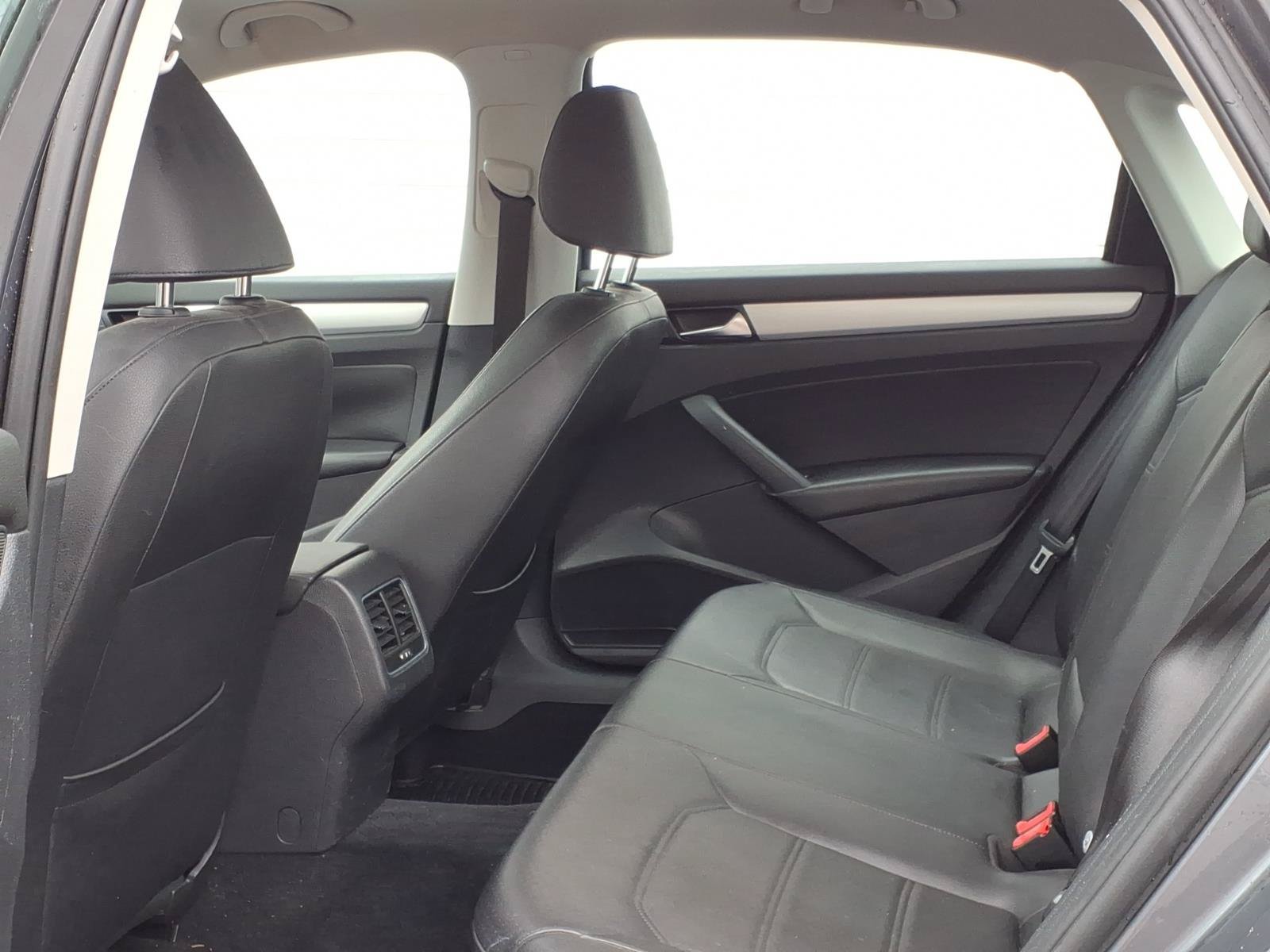 Used 2013 Volkswagen Passat 2.5 SE FWD image 10