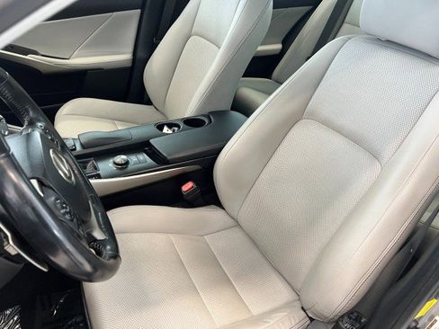 Used 2016 Lexus IS 300 AWD image 10