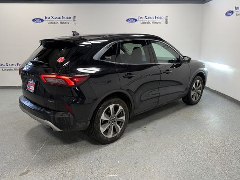 Used 2025 Ford Escape Platinum image 6