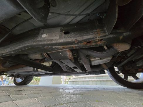 Used 2007 Cadillac Escalade EXT Base AWD 4dr Crew Cab SB w/ Information Package image 10