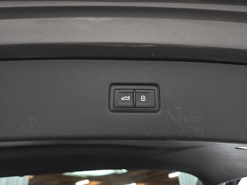 Used 2019 Audi Q7 3.0T Prestige AWD/4WD image 16