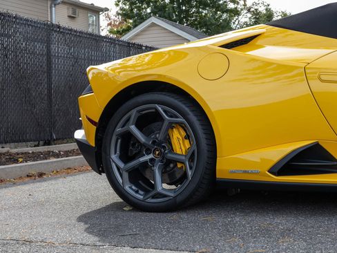 Used 2024 Lamborghini Huracan EVO image 51