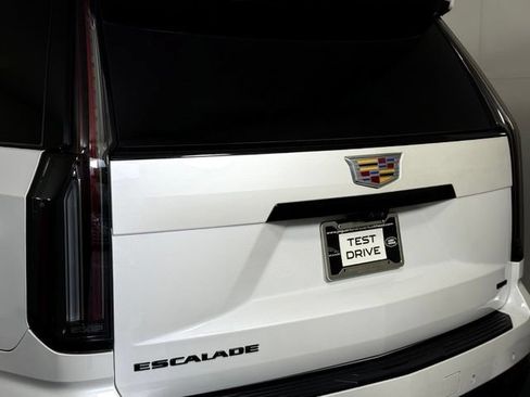 Used 2025 Cadillac Escalade Sport Platinum AWD/4WD image 16
