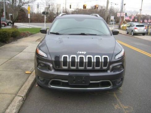 Used 2017 Jeep Cherokee Limited image 5